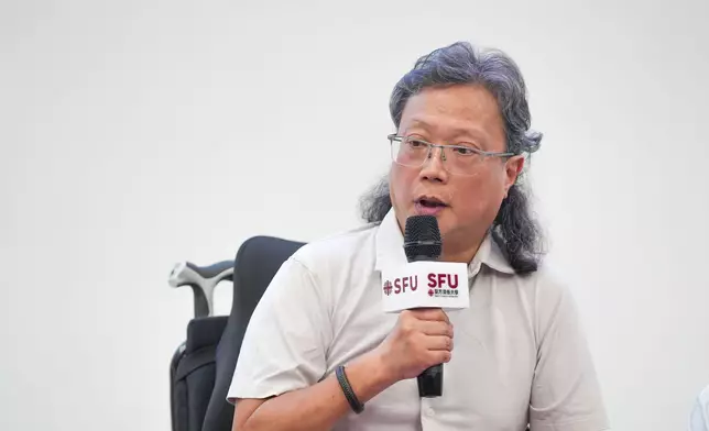 服務使用者何先生在會上分享他使用 WHODAS 2.0 工具後的康復心路歷程。