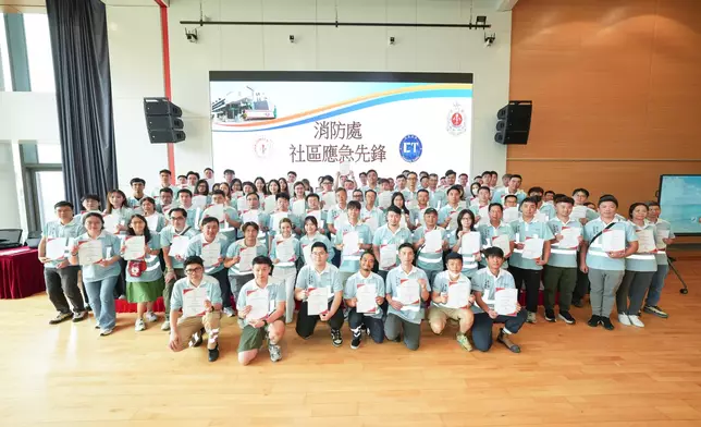 超過100名義工接受消防處的「社區應急先鋒」培訓，進一步提升消防安全意識和應急準備能力。