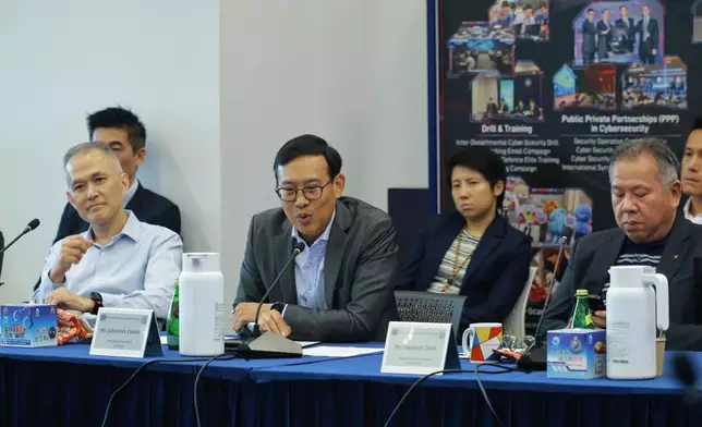 警務處副處長（管理）陳俊燊（中）在會議中就智能無人集群技術發展交流，並關注相關法例規管及公共安全風險。