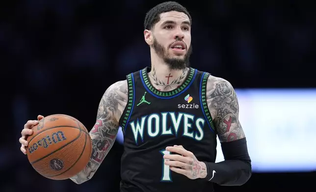 明尼蘇達木狼後衛拉美路波爾在對陣洛杉磯快艇的NBA盃籃球賽下半場運球推進。攝於2026年10月30日周五，明尼阿波利斯。(美聯社圖片/Abbie Parr) AP圖片