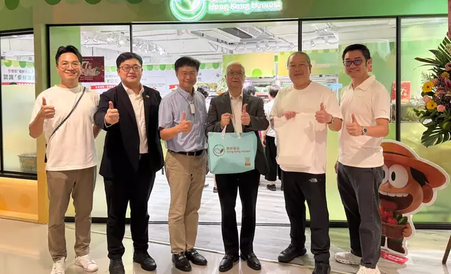 環境及生態局局長到訪荃灣「優鮮港品」實體店 國慶推七七折優惠