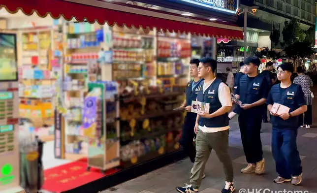 香港海關黃金周巡查購物熱點 設快速行動隊優先處理旅客投訴