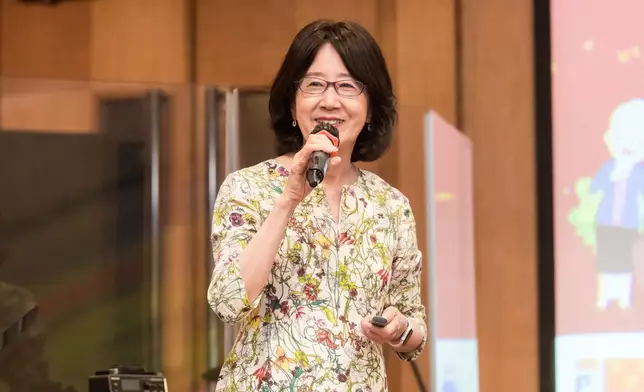 私隱公署義工隊與200灣仔長者賀國慶 分享AI時代防騙資訊