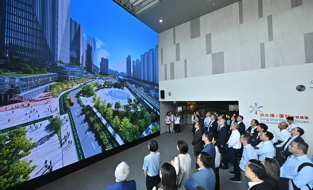 許正宇走訪北都三大片區 財庫局三層功夫支撐發展 已批逾1,850億元撥款