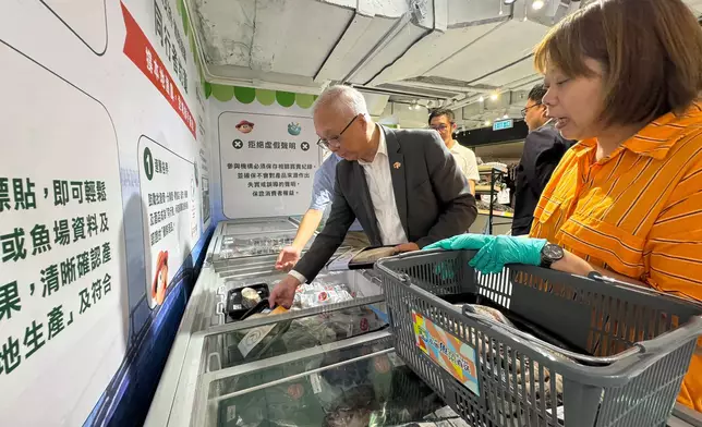 環境及生態局局長到訪荃灣「優鮮港品」實體店 國慶推七七折優惠