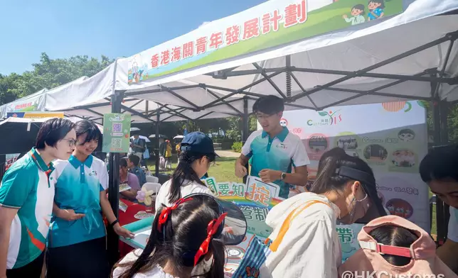 海關副關長出席女童軍110周年嘉年華 親臨Customs YES攤位與會員玩遊戲