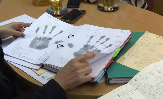佢認為王醫生嘅創意診療大法相當奏效。
