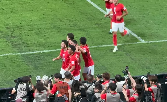 東盟挑戰盃決賽下半場，港隊艾華頓憑一記十二碼破網，港隊2比0領先柬埔寨。