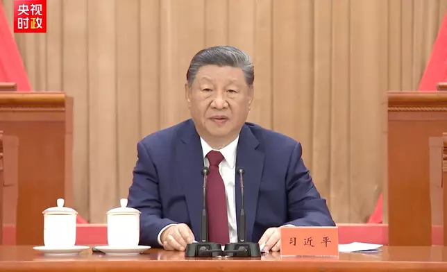 紀念中國工農紅軍長征勝利90周年大會在北京人民大會堂舉行，中共中央總書記、國家主席、中央軍委主席習近平發表重要講話。央視視頻截圖