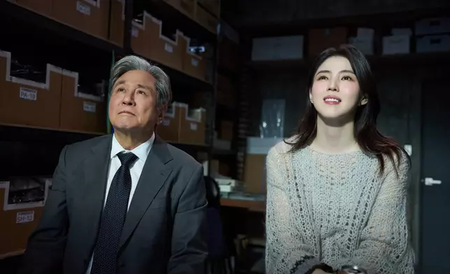 韓國影壇傳奇影帝崔岷植。與韓國人氣女神韓韶禧首次攜手合作電影。電影公司提供圖片