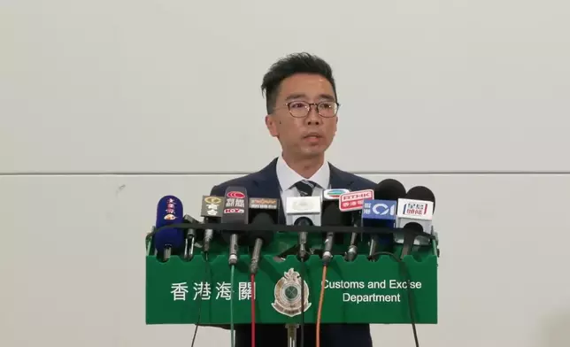 海關版權及商標調查科不良營商手法調查課第二組指揮官莊啟成。香港海關FB