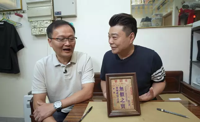 蘇老闆指當舖保留價值仲有「人情味」。