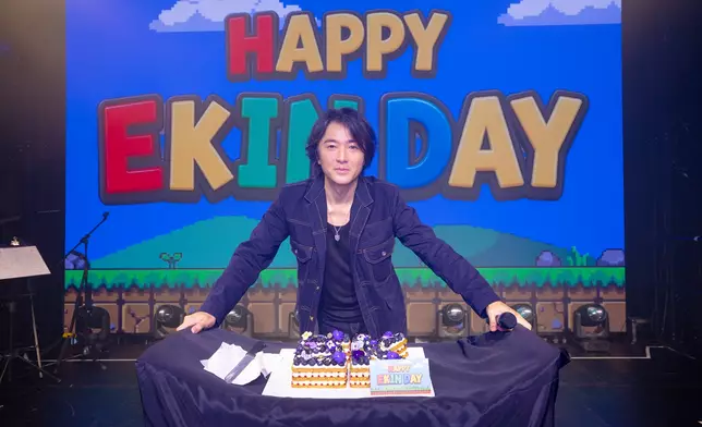鄭伊健日前一日連開兩場與逾千名歌迷提前慶祝生日。