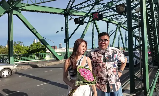 Roger與Jojo到訪曼谷花墟一帶。
