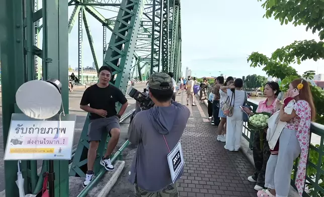 不少Lisa粉絲前來打卡。