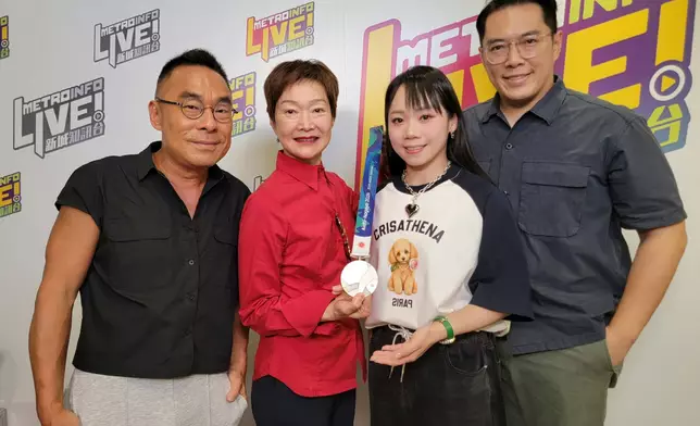 劉慕裳（Grace）接受譚玉瑛、何基佑及林柏希主持的《放飯ICU》訪問。