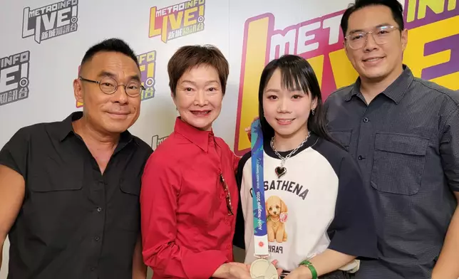 左起：林柏希、譚玉瑛、劉慕裳、何基佑
