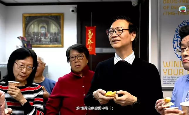網民欣賞丁醫生嘅自嘲同貼地。