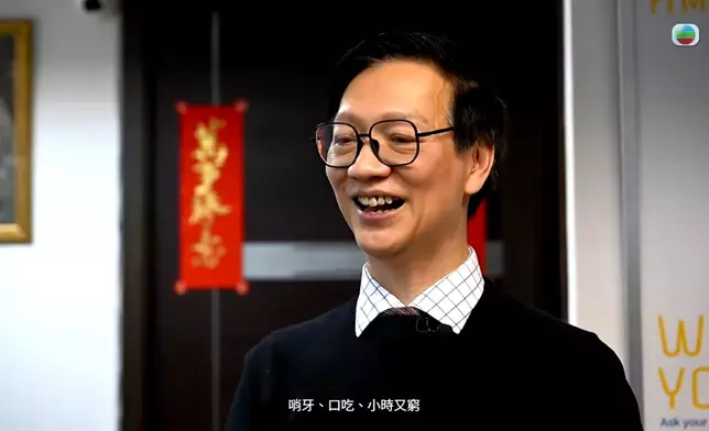 網民欣賞丁醫生嘅自嘲同貼地。