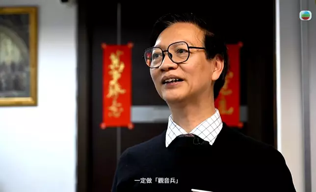 網民欣賞丁醫生嘅自嘲同貼地。