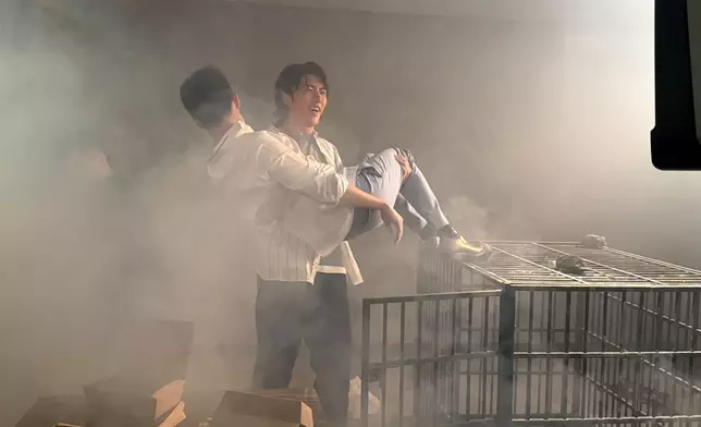 Gary自爆拍攝時唔小心撞到天佑嘅頭。