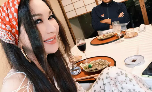 二人婚後恩愛如昔，每天仍會通電話。