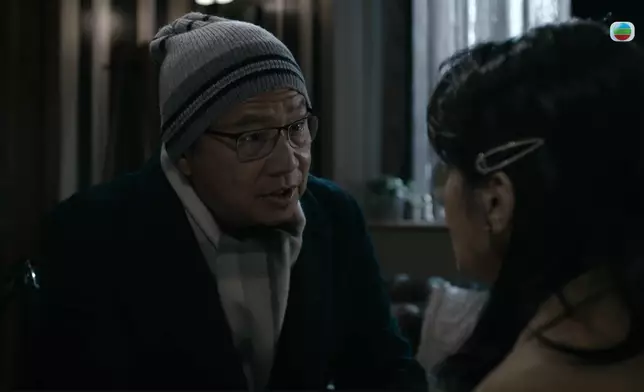 在阮浩棕追問下，韓馬利聲稱自己殺人，鄭子誠堅持頂罪，但被譚坤倫在門外偷聽。