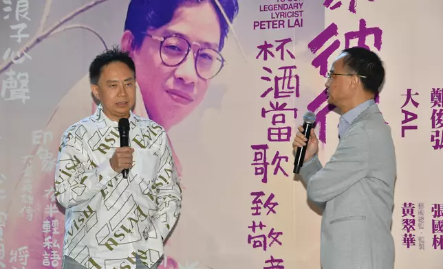 杜自持任音樂總監。