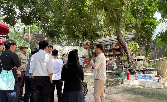 深水埗民政事務專員聯同各部門人員於優化計劃前一同視察，部署行動細節。民政事務總署FB