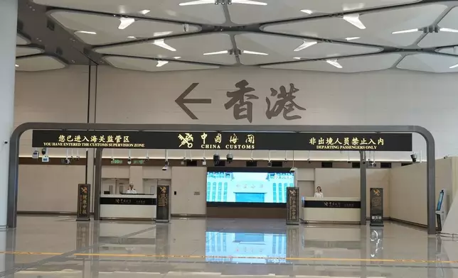新皇崗口岸大樓。巴士的報記者攝