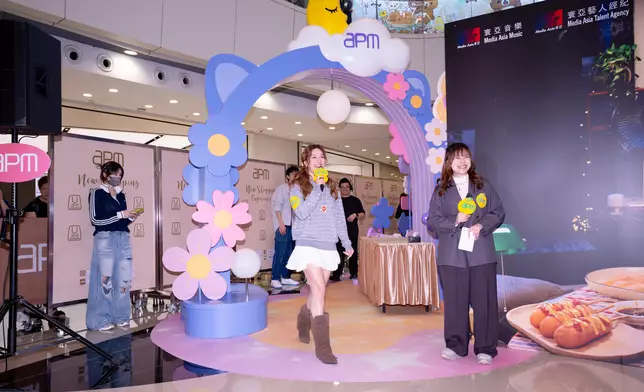 黃淑蔓在觀塘apm為新歌《餓》MV舉行首播發布會。