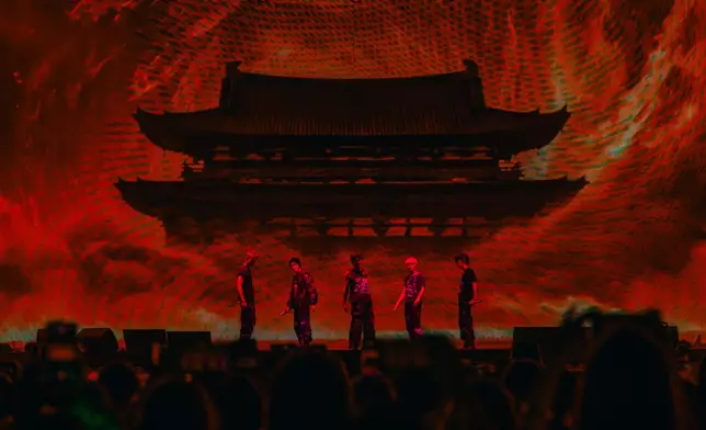 NCT127以多個帥氣造型登場。主辦單位提供圖片