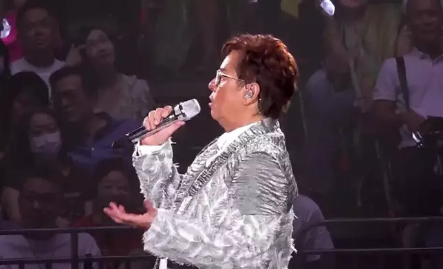 校長嘅歌聲感動好多人。