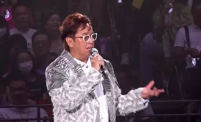 校長嘅歌聲感動好多人。