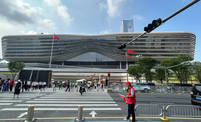 新皇崗口岸。巴士的報記者攝