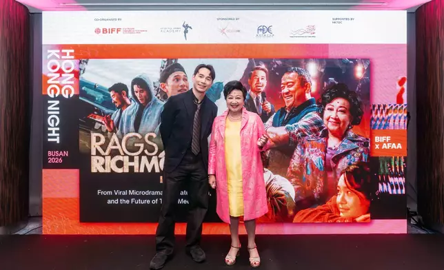 香港資深演員薛家燕與創作歌手王梓軒亦攜手介紹新作《皇冠之音》。