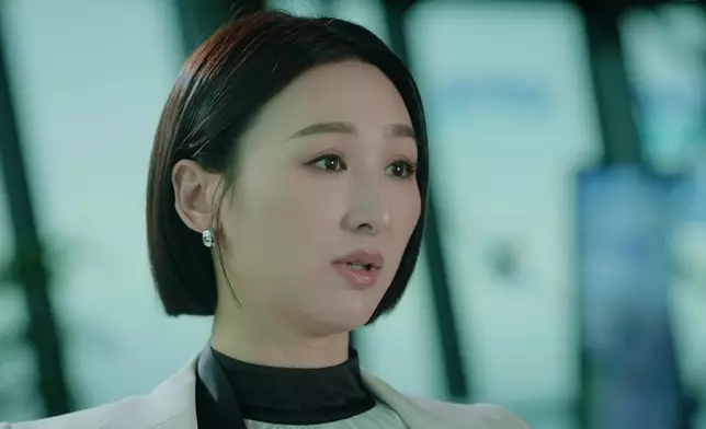 高Ling單憑微表情同眼神，就要表達咁複雜嘅內心情緒，仲要符合女主角Alice嘅內斂人設，一啲都唔容易。