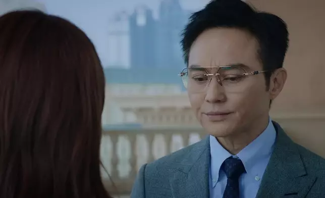 第一場喊戲，陳曉華啲眼淚啷吓啷吓咁，好動人。