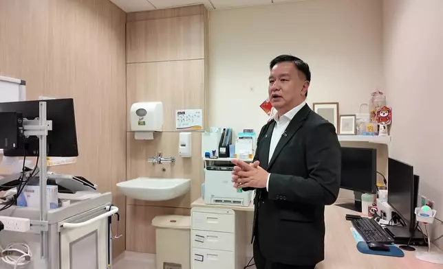 Clara昔日的診症室，由容樹恒接手，容醫生還有繼續幫Clara跟進部份病人。