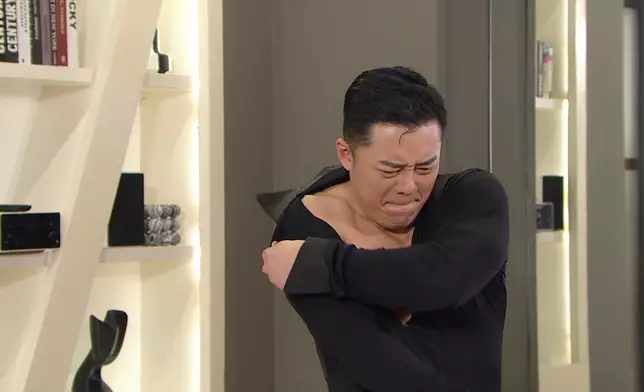 關曜儁為救愛人而接近吳芷默。