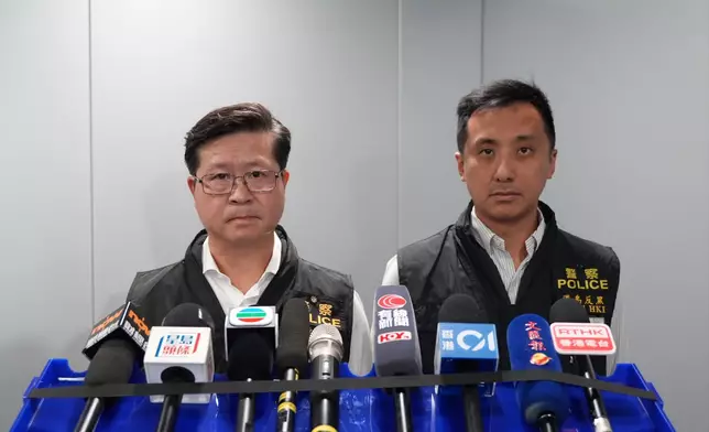 警方展開打擊三合會行動，拘捕25男28女，涉嫌干犯「販運危險藥物」、「經營賣淫場所」及「控制他人賣淫」等罪。