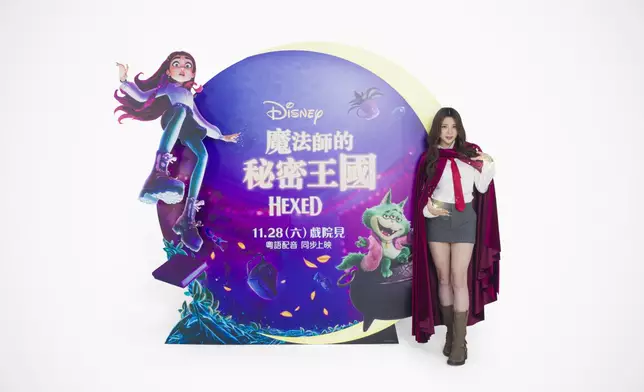 「Frozen迷」王家晴（Candy@COLLAR）首度參與動畫配音，於迪士尼新作《魔法師的秘密王國》聲演反叛少女比莉。