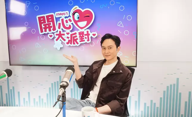 張智霖透露為《璀璨之城》首度挑戰狠毒奸角，曾怕觀眾「脫粉」掙扎數星期才答應，殺青後要撕掉造型照、剪短頭髮抽離角色。