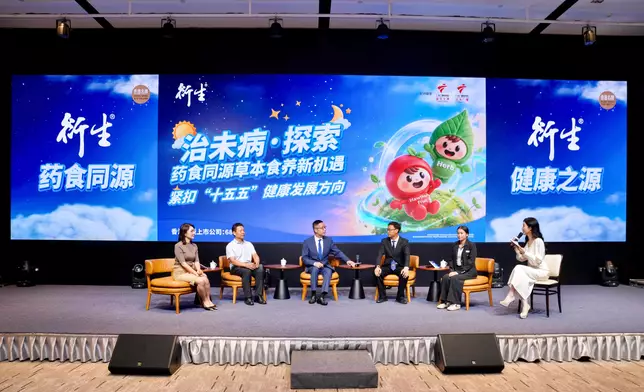 收養的流浪犬「來福」及「旺財」已試食。