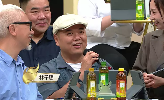 頭兩集星級評審係單立文、肥仔聰。