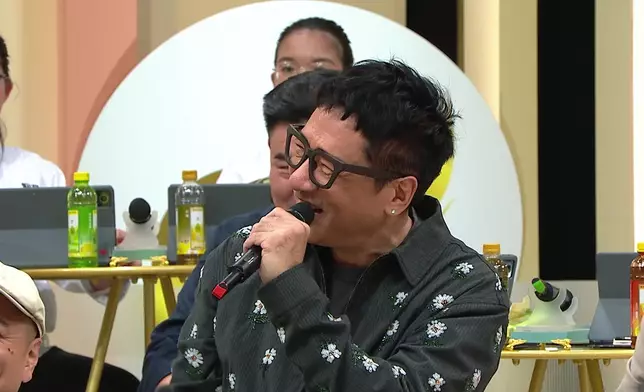 點知之後再嚟歌「我的婚姻好難」，搞到陳豪都笑到唔見咗對眼。