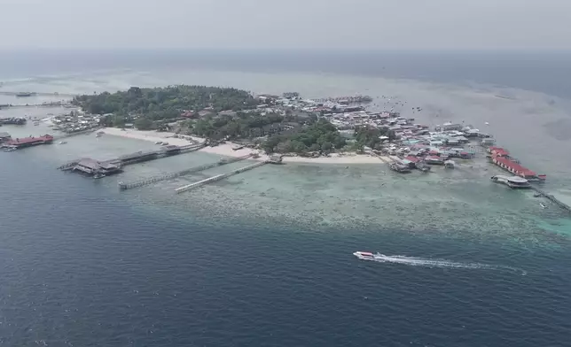去馬布島要花4小時，經歷海陸空旅程。