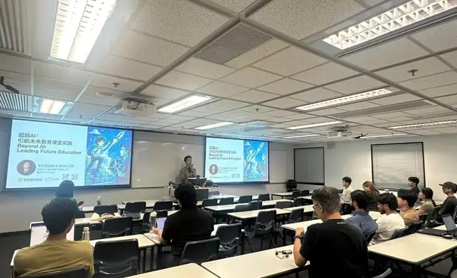 聖公會阮鄭夢芹銀禧小學副校長李偉銘10月9日於香港科技大學擔任客席主講。小學社交平台圖片