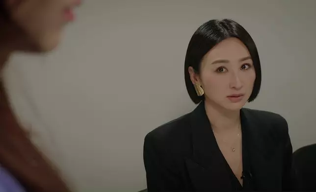 Carmen兩場情緒崩潰戲都極有感染力。