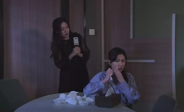 林沚羿發現阮兒在辦公室偷泣，得知對方遇上情場騙子。
